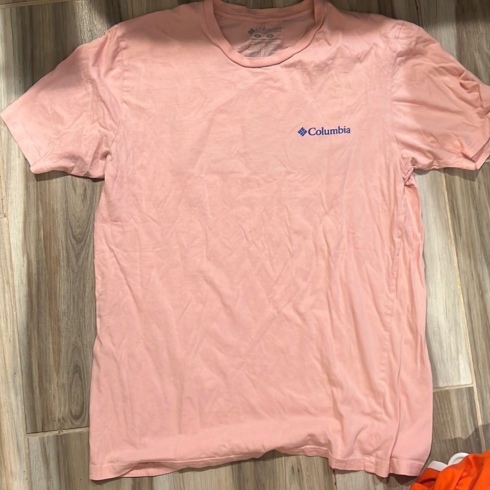 Columbia medium t shirt